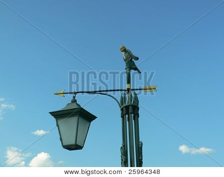 Il s'agit d'une lanterne de Saint-Pétersbourg, Russie