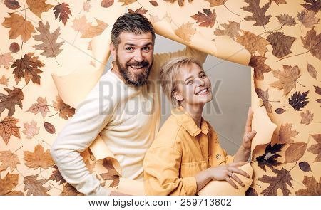 Funny Couple Are Getting Ready For Autumn Sale. Fashion Portrait Of Beautiful Sensual Couple With Le