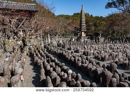 Kyoto, Japan - 07 Feb 2018: Pagoda, Temple And Many Statues Of Adashino Nenbutsu-ji, Near Arashiyama