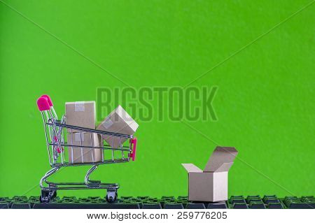 Online Marketplace Delivery, Shopping At Home Or Every Where Is Easy Concept : Paper Cartons Put In 