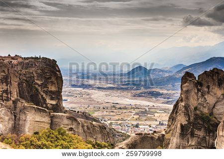 Monastery Of The Holy Trinity On Cliff. Greek Destinations. The Meteora Monasteries, Greece Kalambak