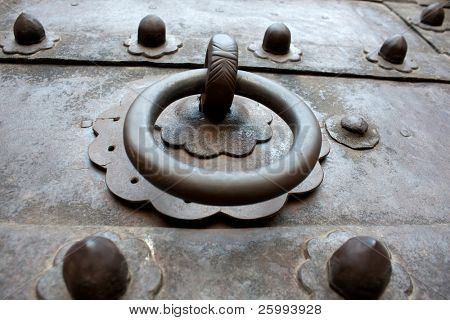 Dørhåndtag i Shaniwar Wada Palace, Pune, Indien