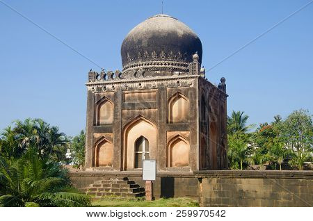 Barber's Tomb. Barid Shahi Garden, Bidar, Karnataka
