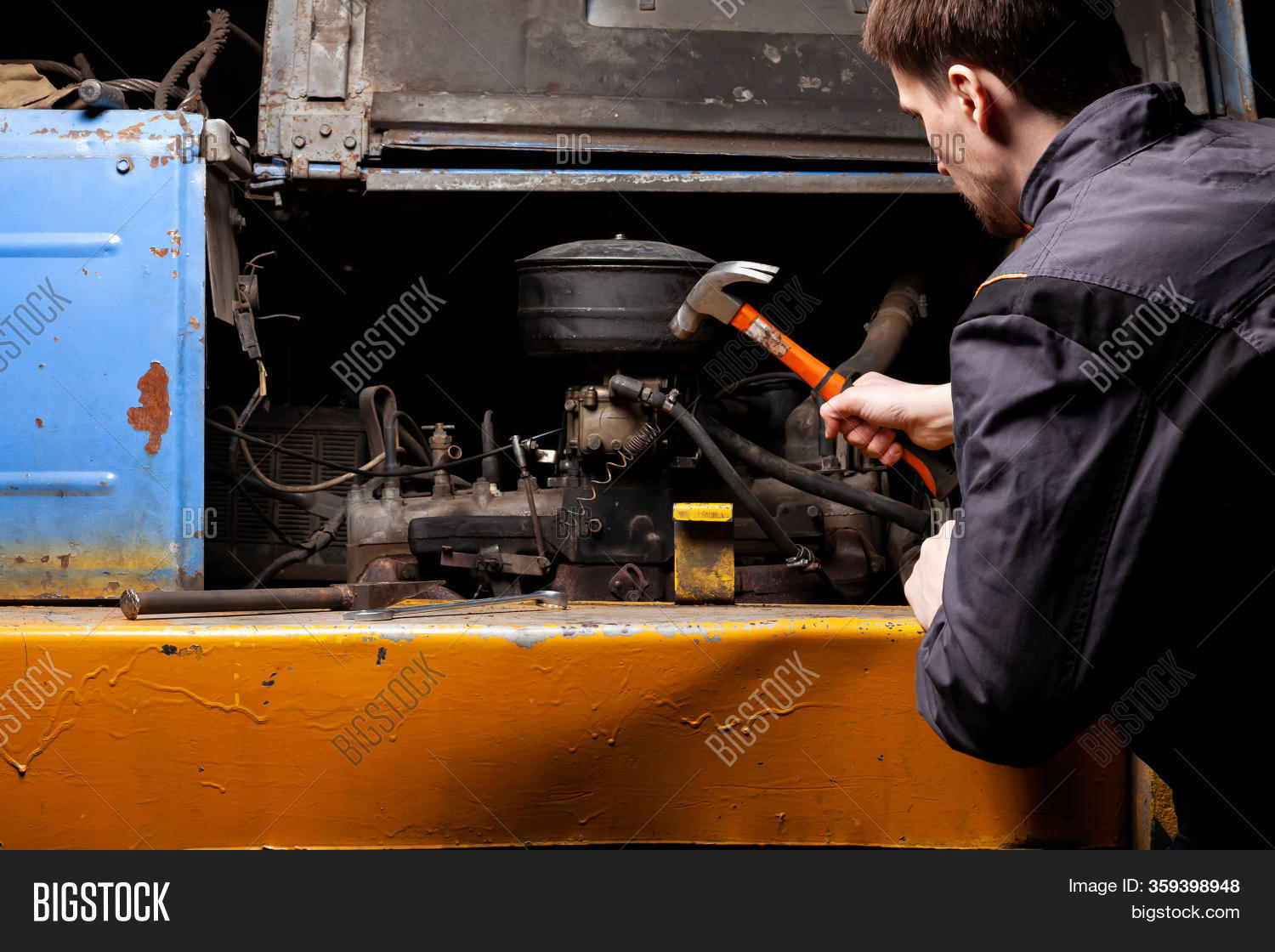 Angry Male Mechanic Image & Photo (Free Trial) | Bigstock
