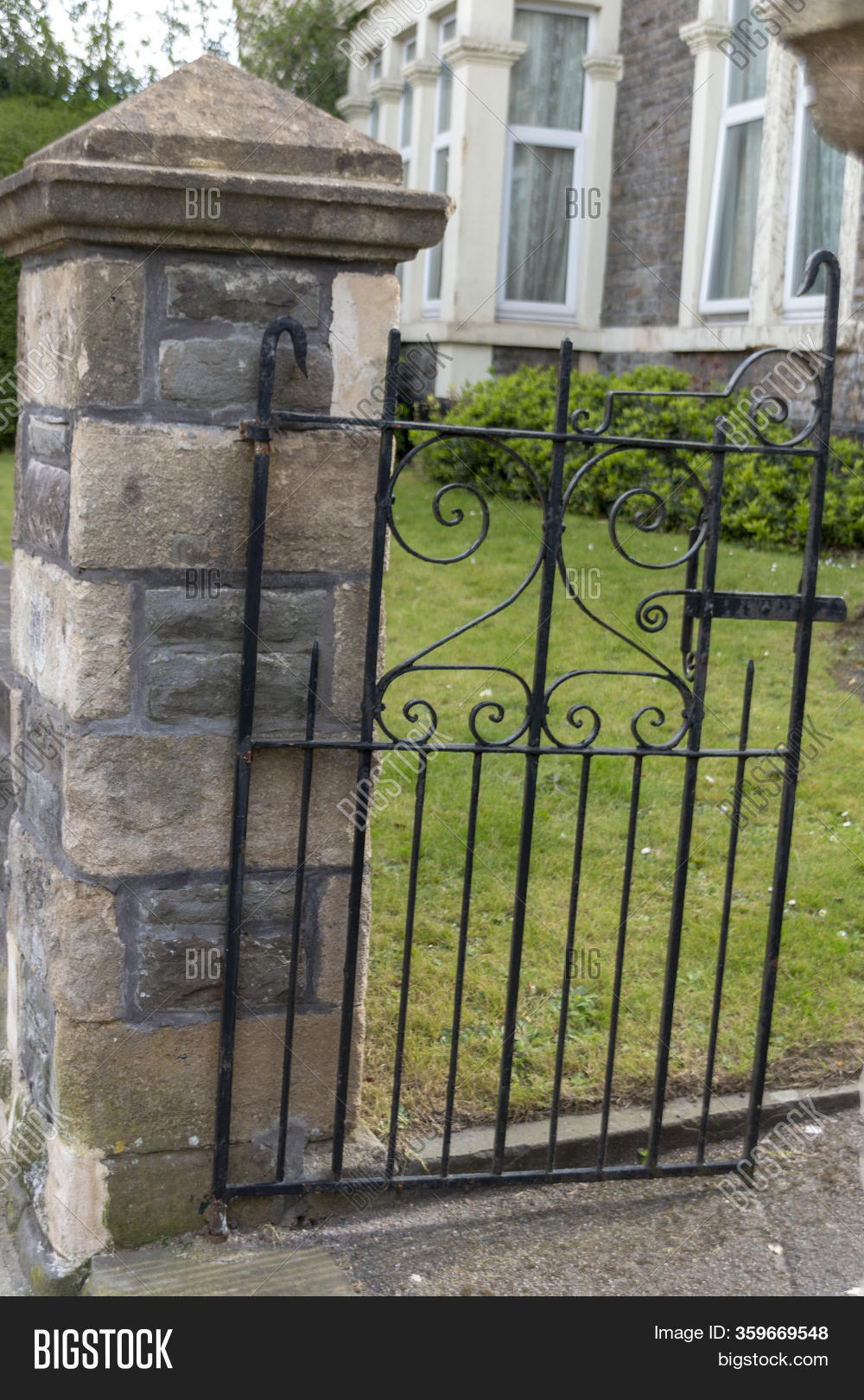 small gates for outside