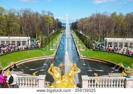 St.-petersburg, Russia - May 4 2019: Grand Cascade In Pertergof, St-petersburg. The Largest Fountain