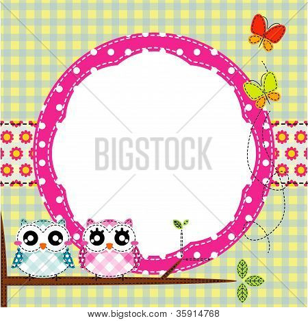 Cadre de mignon hiboux sur branche