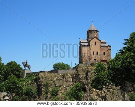 Georgia, Tbilisi - June 2019: Metekhi Church And King Vakhtang Gorgasali On The Horse Monument In Tb