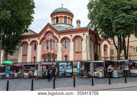 Vilnius, Lithuania - July 1, 2018: St. Paraskeva Church And Souvenir Market In Didzioji Street, Viln