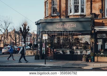 London, Uk - March 22, 2020: Closed Starfish Cafe In Palmers Green, A Suburban Area In The London Bo