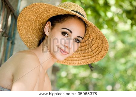 Sjov unge sommer Brunette.