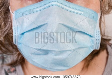 Light Blue Disposable Medical Three-ply Mask With Metal Wire For Securely Cover Nose Dressed On Face