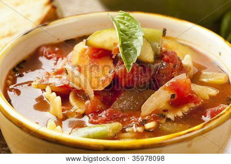 Horká domácí Minestrone polévka