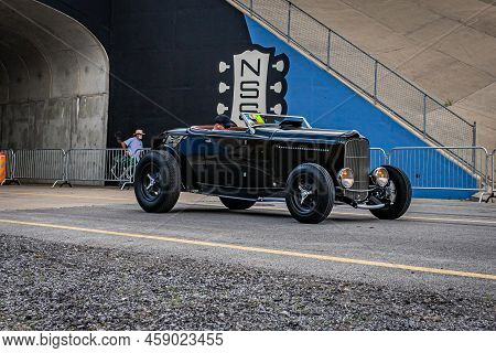 Lebanon, Tn - May 14, 2022: Wide Angle Front Corner View Of A 1932 Ford Model B Deluxe Highboy Roads