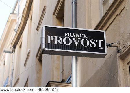 Bordeaux , Aquitaine  France - 07 28 2022 : Franck Provost Text Sign And Brand Logo On Wall Facade B