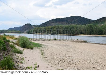 Wide Rhine Beach On Namedyer Werth During Summer 2022