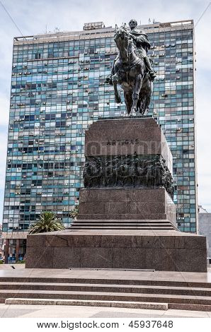 Montevidéu, Uruguai - monumento de Artigas