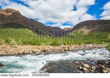 Hoisey River Gorge. Putorana Plateau, Taimyr. Russia