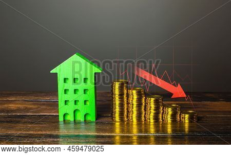 Reducing Effect Of Eco Housing Savings. Reducing The Cost Of Household Bills. Improved Energy Effici