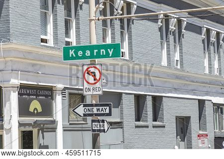 San Francisco, Usa - May 19, 2022: Street Name Kearny Downtown San Francisco With Grey Brick Facade 