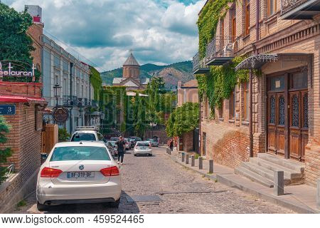 Tbilisi, Georgia - 09 August, 2022: Old Houses At The Avlabari District In Tbilisi. Metekhi Church