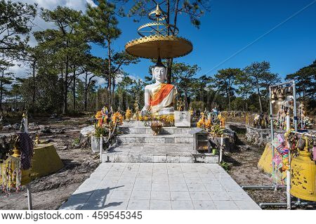 Loei.hailand-20.11.2021:buddha Statue On Lanpresrinakarin On Top Of Phu Kradueng Mountain  In Loei C