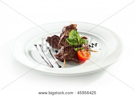 체리 토마토와 꼬치 고기