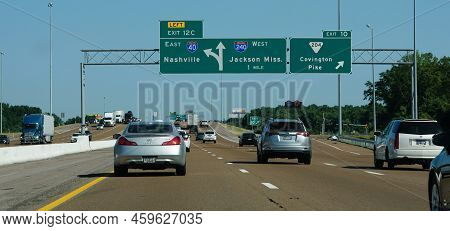 Tennessee, U.s.a - June 23, 2022 - The Highway Signs Towards Interstate 40 East Into Nashville And I