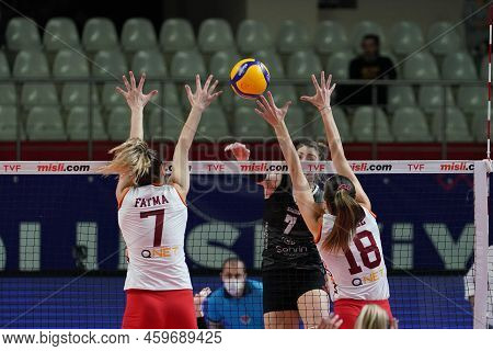 Istanbul, Turkey - April 02, 2022: Fatma Beyaz And Gamze Kilic In Action During Galatasaray Hdi Sigo