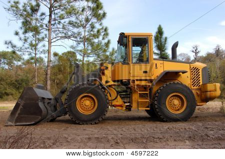 Bulldozer jaune