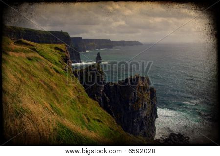 Luonnonkaunis auringonlaskua Cliffs Of Moher, Irlanti