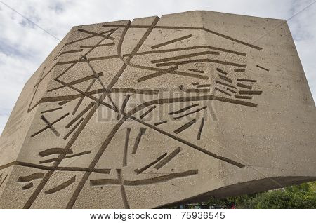 Detail Modern Sculpture
