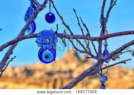 nazar bond kappadocia tree bead Close-up Tipster
Castle