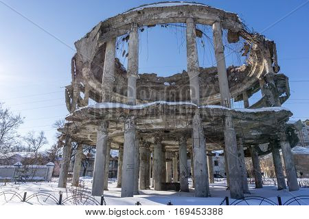 Rotonda - the building of the Voronezh Regional Clinical Hospital of the 1930s, which was destroyed during the Battle of Voronezh and restored as a memory of the Great Patriotic War.