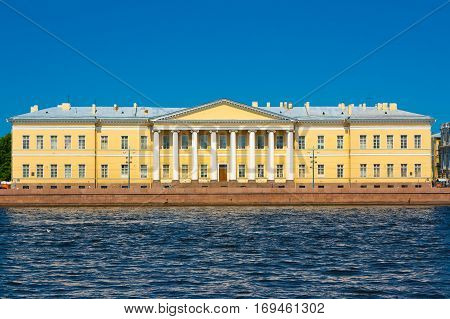 Petersburg Academy of Sciences the view from English Embankment. St. Petersburg