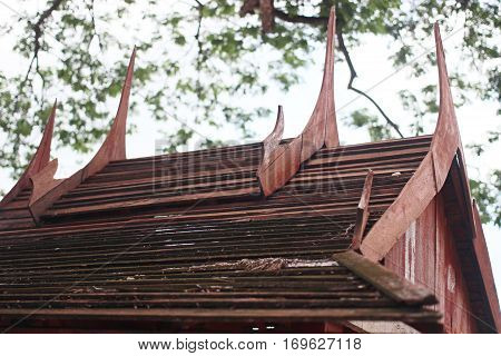 Thailand wooden roof is 
identity have beauty.