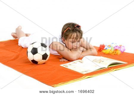 Kid ist ein Buch lesen