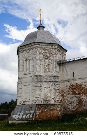White tower and wall of Goritsky monastery in Pereslavl-Zalessky, Russia
