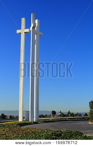 3 crosses at the crossroads in California