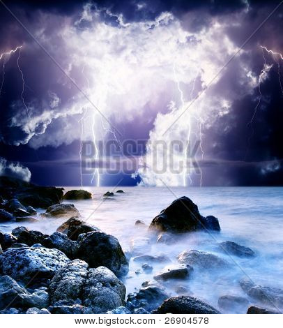 Summer storm cominciando con fulmini