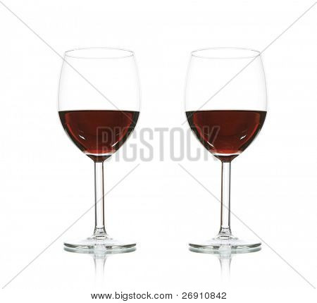 dois copos com vinho tinto