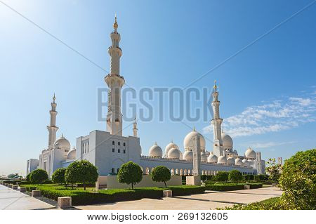 Sheikh Zayed Mosque - Abu Dhabi, United Arab Emirates. Beautiful White Grand Mosque