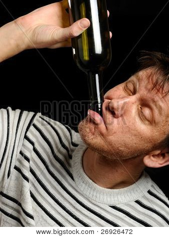 alkoholiske på sort baggrund