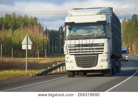 Leningrad Region, Russia - November 04, 2018: Daf Xf105 Main Tractor With A Trailer On A Highway On 
