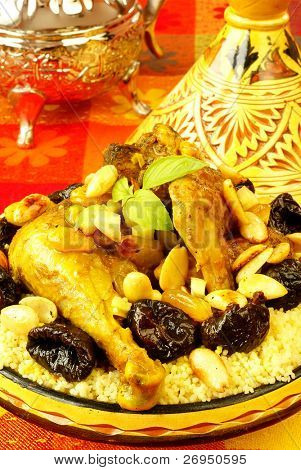 ไก่โมร็อกโกพลัมและอัลมอนด์