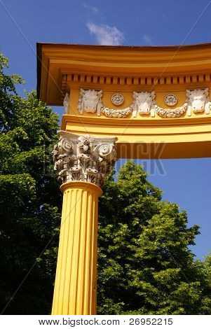 Colonna nel parco del castello di Lancut (Polonia)