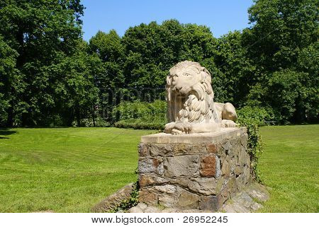 Scultura di Leone antico in Lancut (Polonia)
