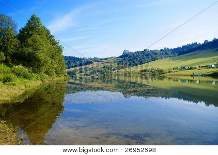 Jezero (Solina v Bieszczady, Polsko)