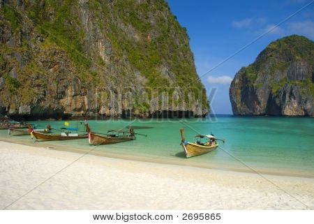 Multi-Boote am Strand von Mia