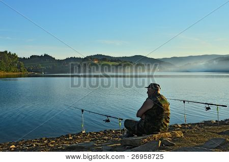 Vedoucí rybář (Solina jezero, Bieszczady, Polsko)
